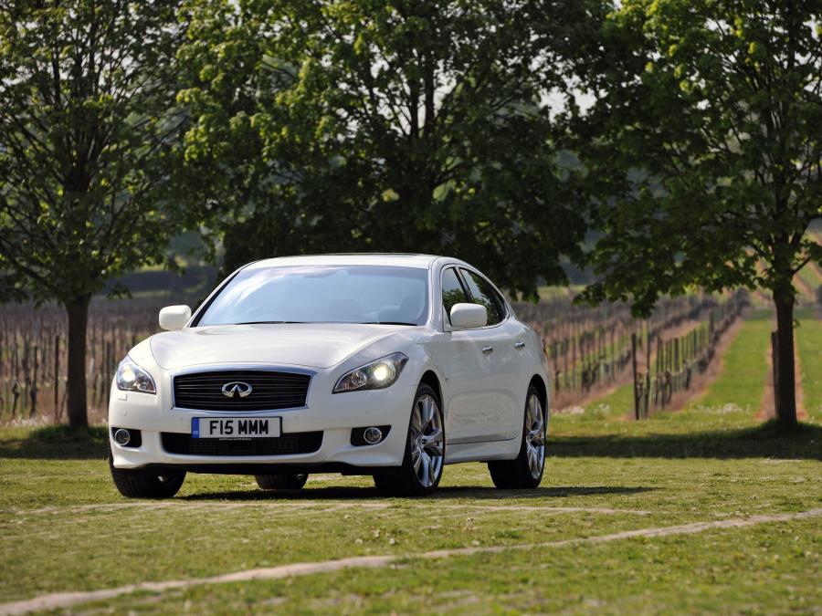  Infiniti M30d S 2010 года  (UK) (фото 12 из 15)